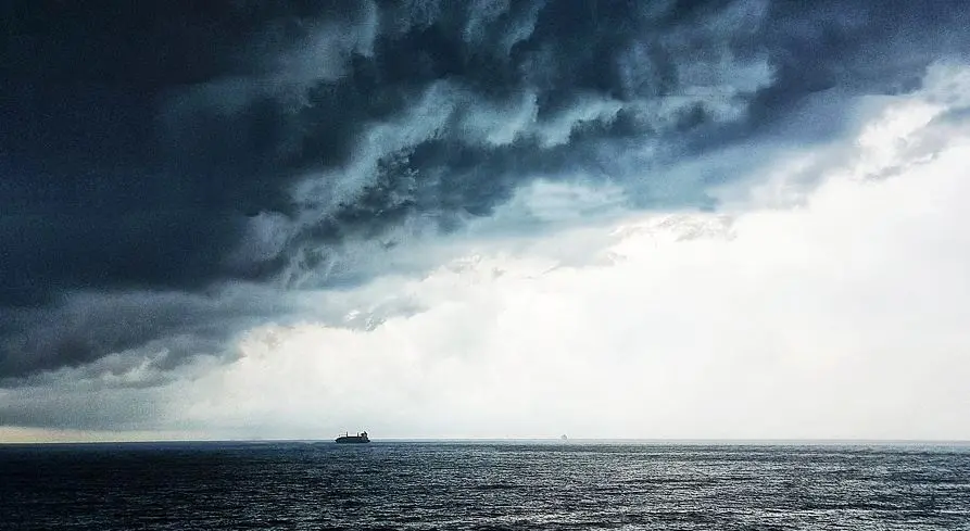 Maltempo Calabria, ancora temporali e vento forte: allerta arancione sull'alto Tirreno