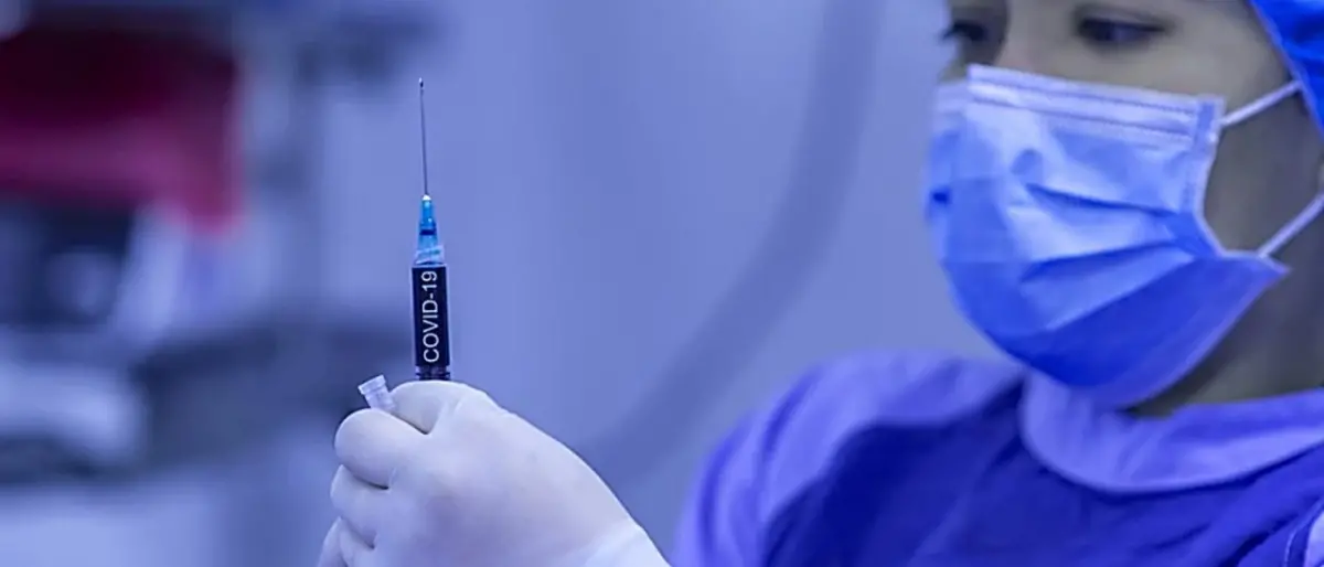 Vaccino anti-Covid Pfizer, dagli Usa primo via libera: «Efficace e sicuro»