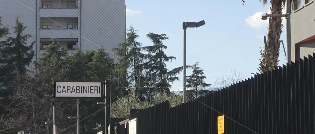 Rende, minorenne armato di spray urticante tenta di un rubare un tablet