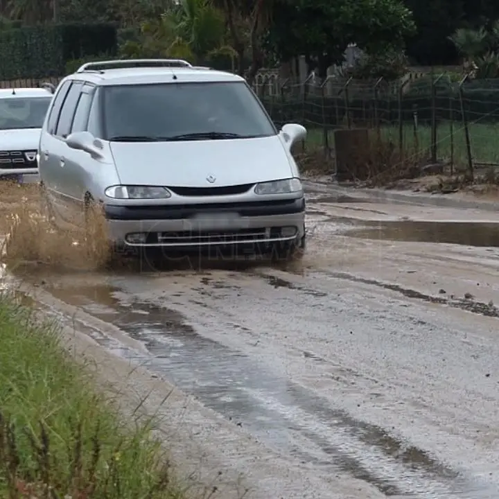 Il disastro della viabilità vibonese: buche, frane e senso di precarietà