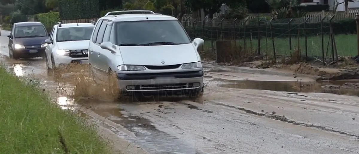 Il disastro della viabilità vibonese: buche, frane e senso di precarietà
