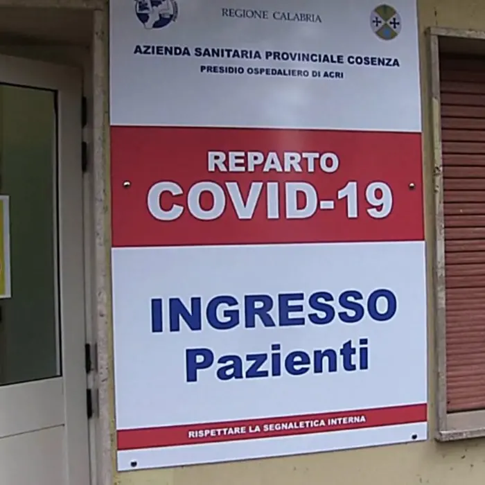 Ospedale di Acri, attivato il reparto Covid: al via i primi trasferimenti da Cosenza
