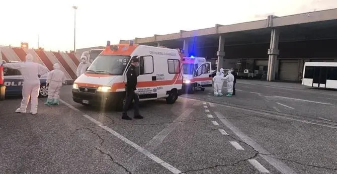 Covid, paziente in gravi condizioni trasferito dall'Abruzzo a Catanzaro