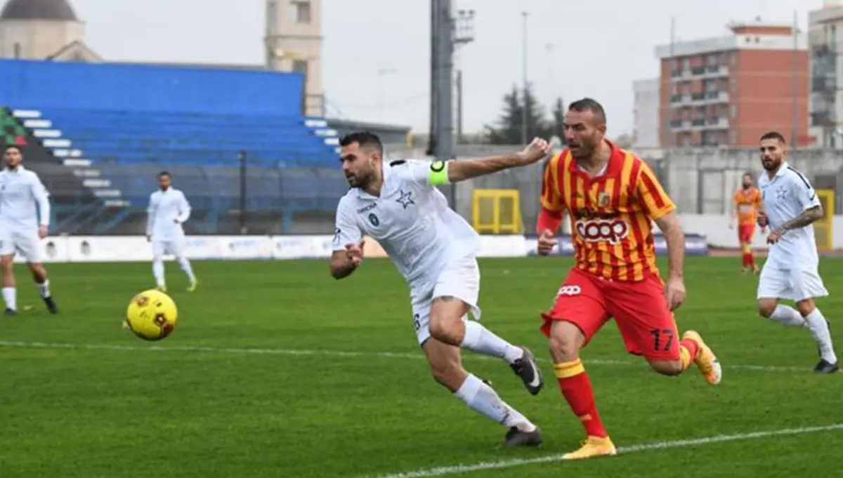 Lega Pro, le Aquile spiccano il volo: a Bisceglie il Catanzaro vince 3-1