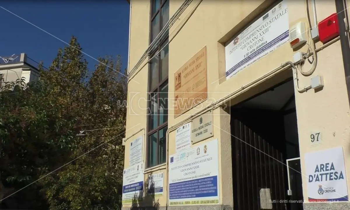 Il Tar riapre le scuole a Crotone ma le aule rimangono vuote