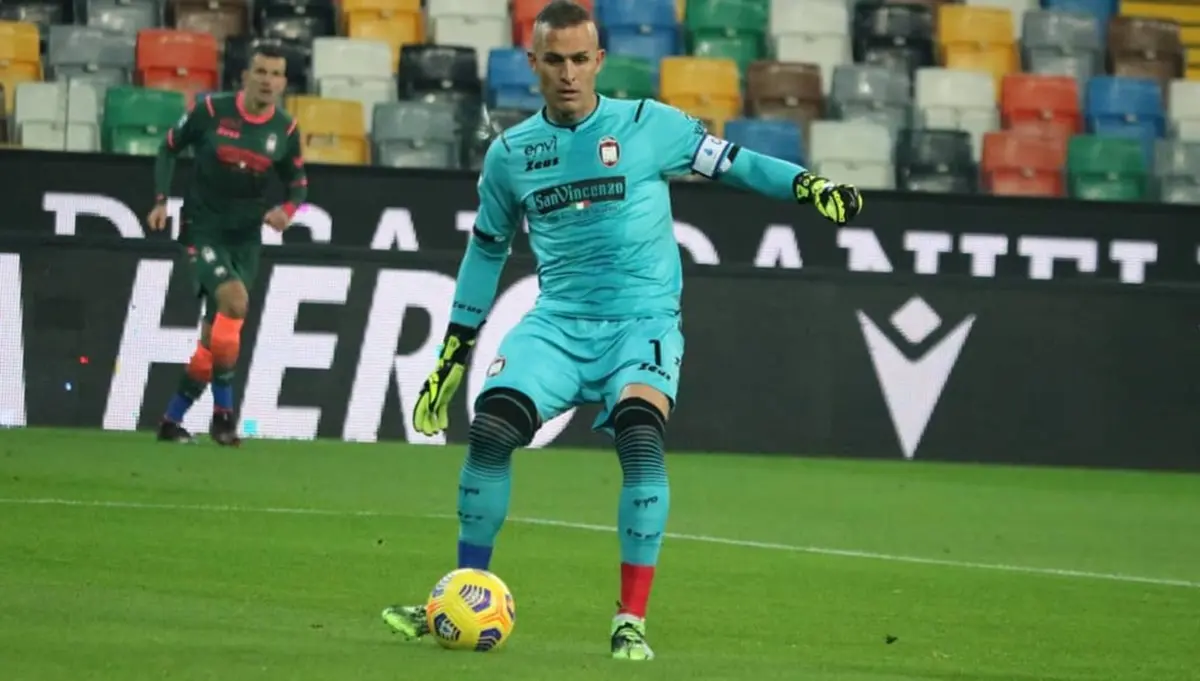 Serie A, il Crotone strappa un punto all’Udinese grazie a un super Cordaz