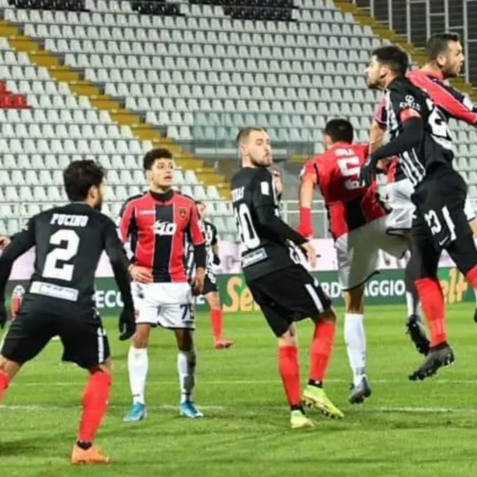 Serie B, un Cosenza strepitoso vince 3-0 ad Ascoli