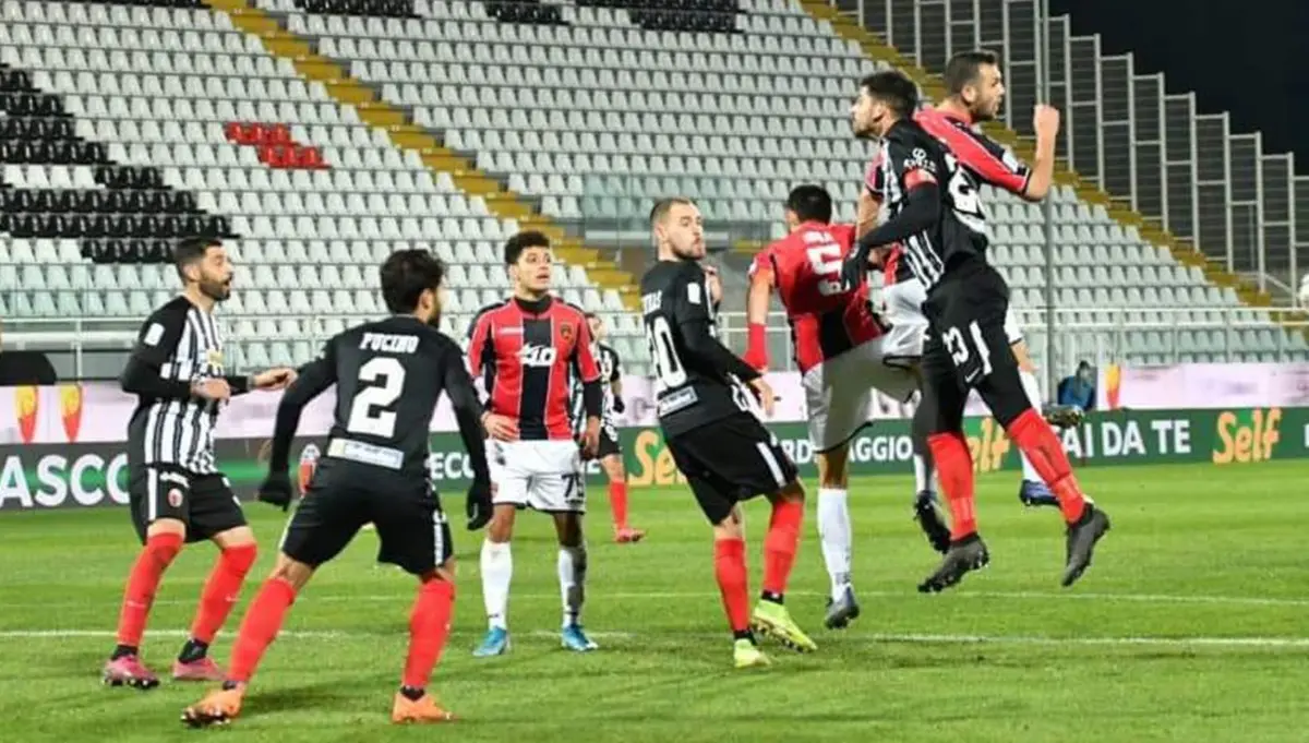 Serie B, un Cosenza strepitoso vince 3-0 ad Ascoli