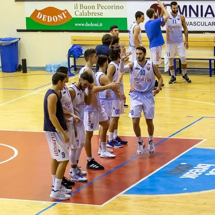 Basket, in Serie B sorride la Mastria Catanzaro: la Viola cade contro il Nardò