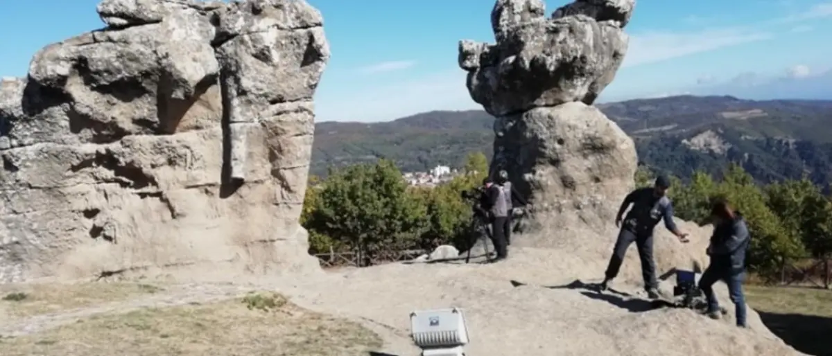 Gli elefanti di pietra di Campana e i borghi di Calabria protagonisti in tv