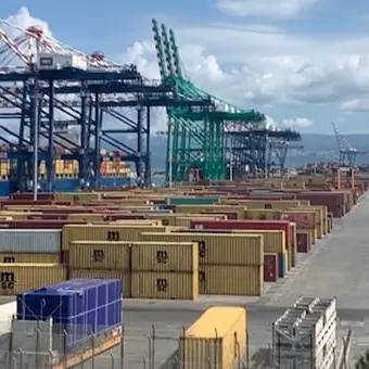 Primo treno merci al porto di Gioia Tauro, De Micheli: «Ora più competitivo»