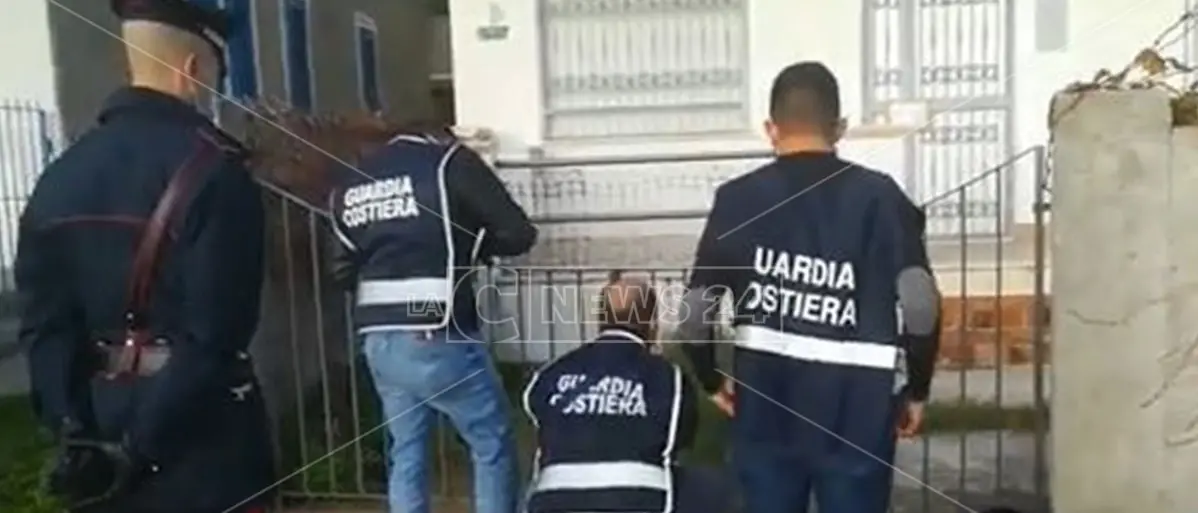 Costruite a ridosso della spiaggia e sul demanio marittimo, sequestrate 61 villette a Caminia