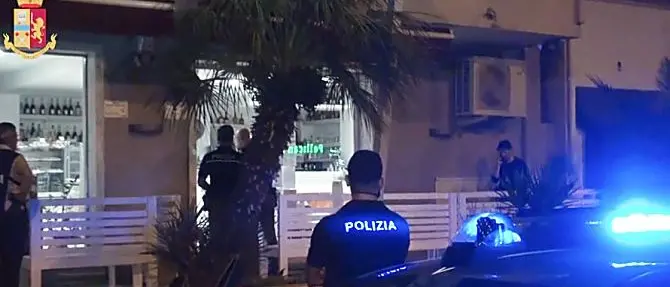 Crotone, controlli a tappeto per le feste: denunce e sanzioni per commercianti