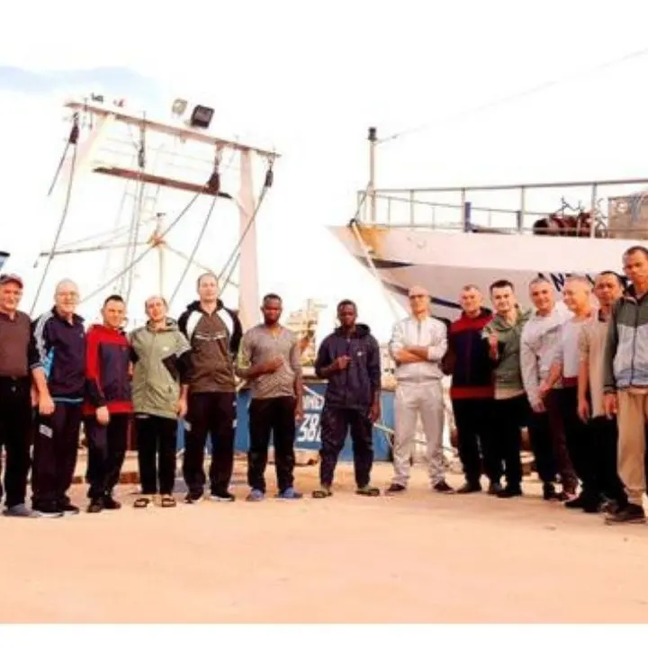 Liberati i pescatori trattenuti in Libia: tornano a casa dopo oltre tre mesi