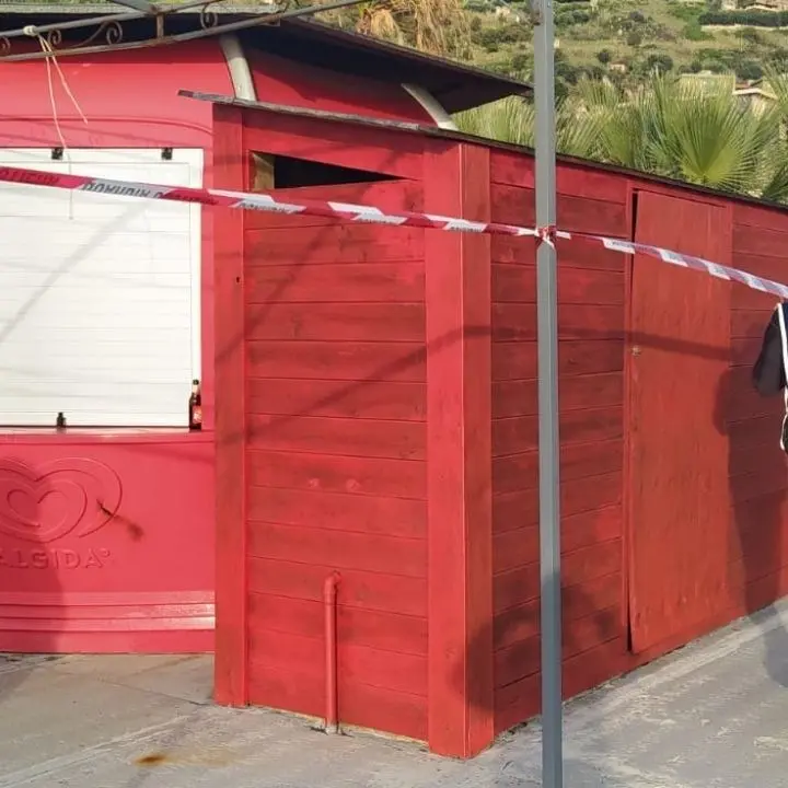 Nicotera, sequestrato lido abusivo: occupava l'area con concessione scaduta
