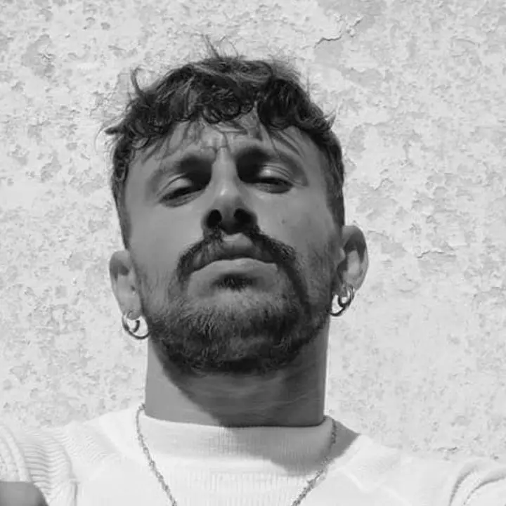 Festival di Sanremo, il cosentino Aiello tra i 26 big che si esibiranno all’Ariston