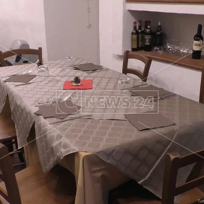 Tavoli prenotati e scorte già arrivate, l’amarezza dei ristoratori per la zona rossa