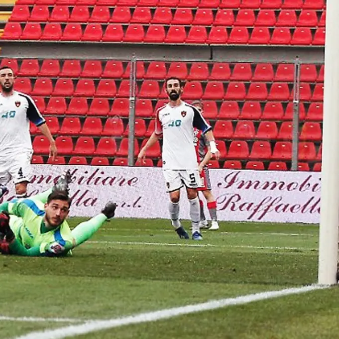 Serie B, il Cosenza domina ma la Cremonese vince: finisce 1-0