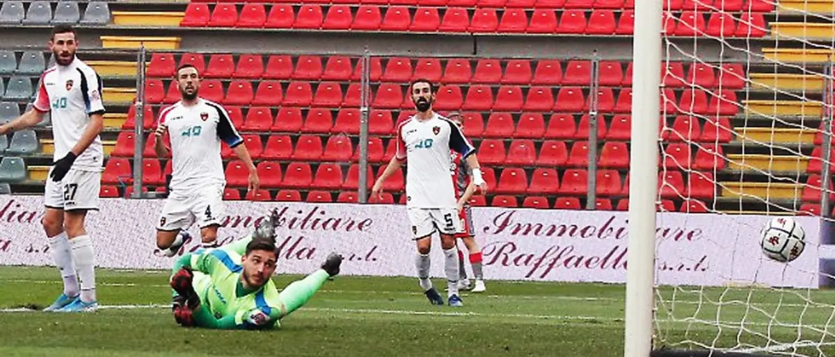 Serie B, il Cosenza domina ma la Cremonese vince: finisce 1-0