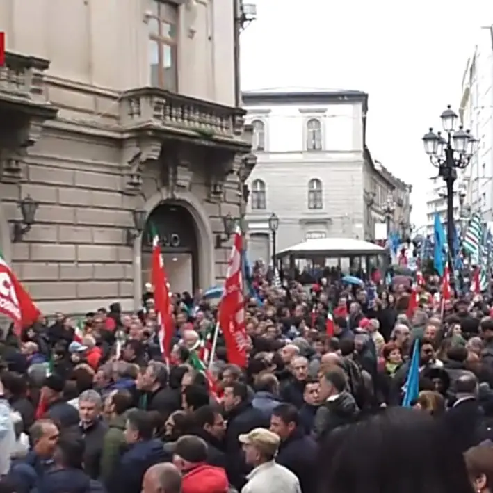 Lsu, via libera alla proroga dei contratti per i lavoratori calabresi