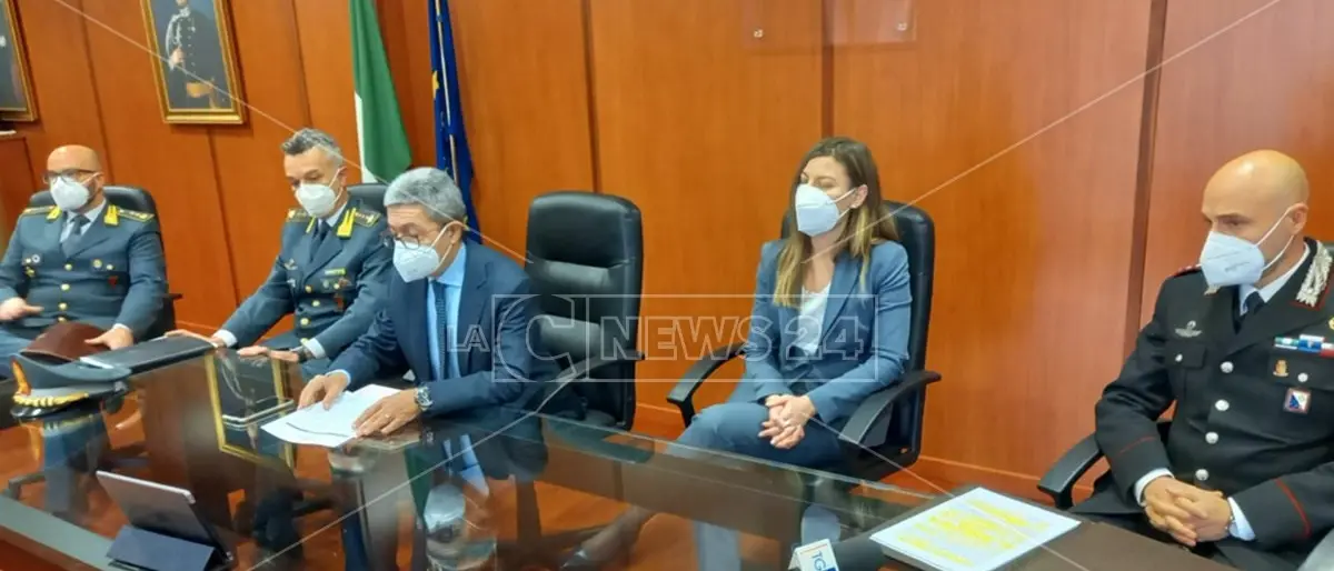 Frode Coopservice, tra gli indagati anche 5 funzionari dell'Azienda ospedaliera di Cosenza