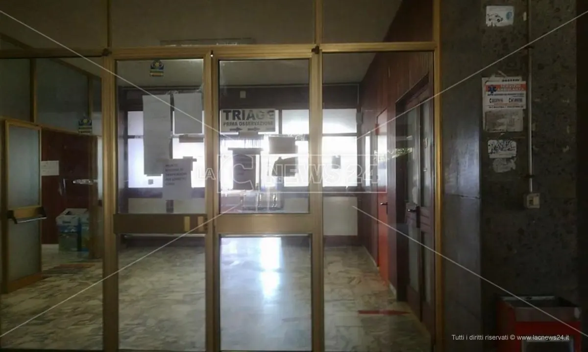 Cetraro, positivo al Covid va in ospedale: chiuso il pronto soccorso