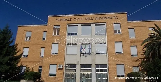 Cosenza: ospedale sporco, addetti alle pulizie usati come Oss e mln fatturati per ore fantasma