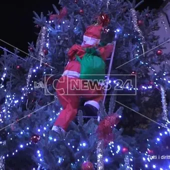 San Lucido riparte dal Natale tra luminarie e Christmas village: video