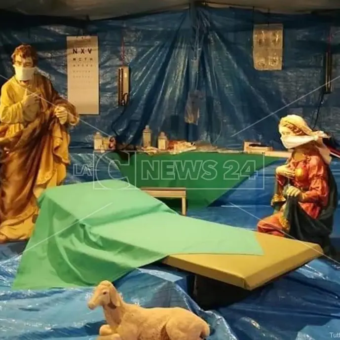 A Cosenza il presepe ambientato all'interno di un ospedale da campo