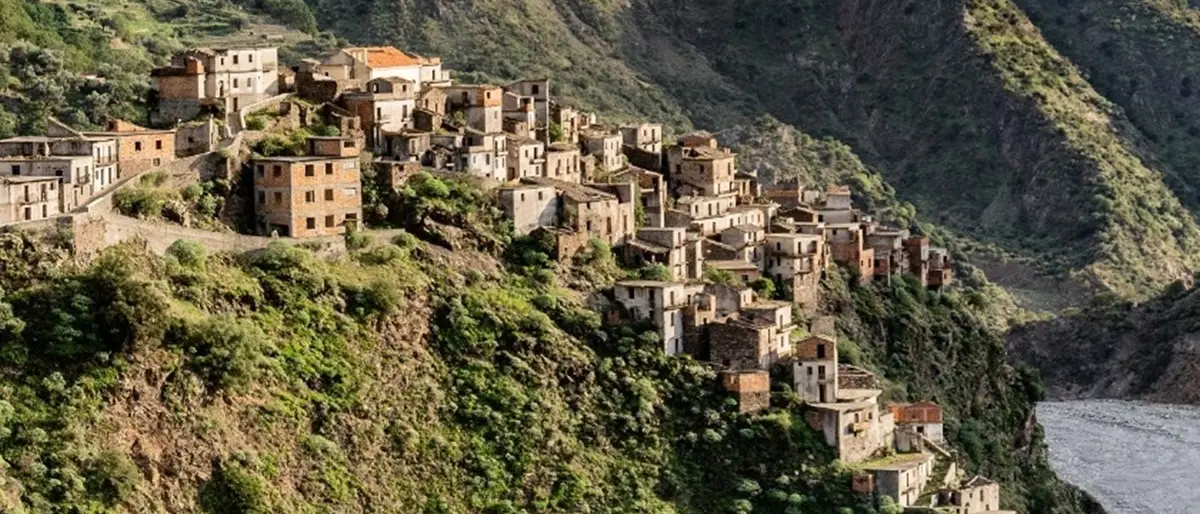 Bando borghi: tra progetti copiati ed esclusioni eccellenti arriva anche il duello per gli ultimi euro