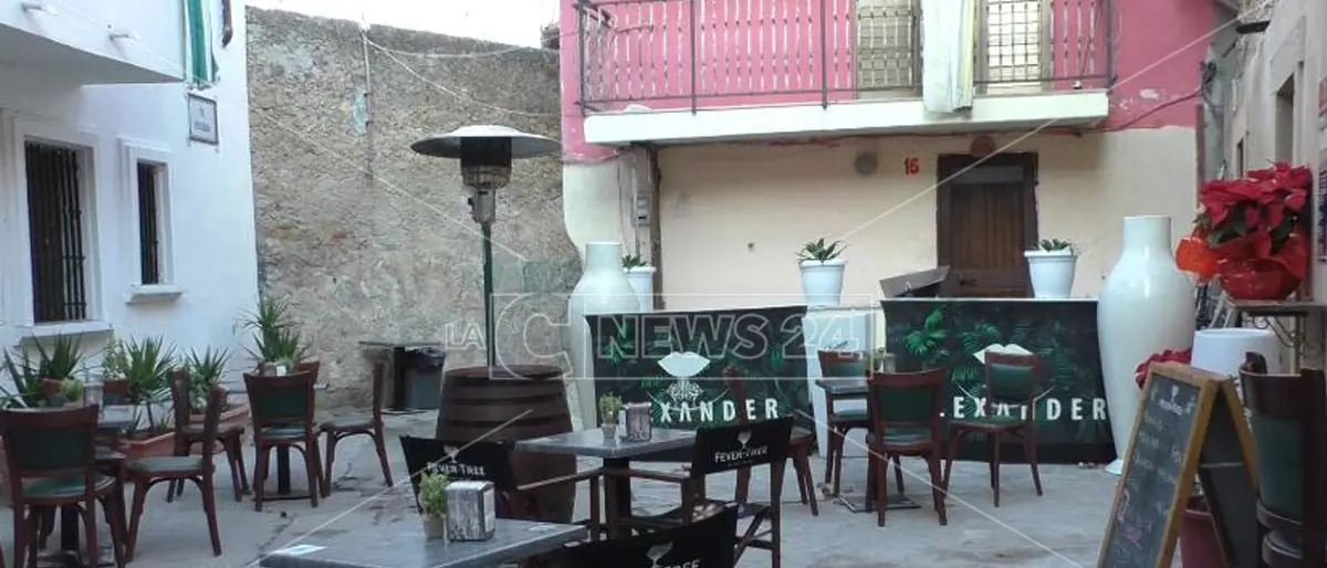 Crotone, inaugura locale in piena pandemia: «Un gesto d’amore e di speranza»