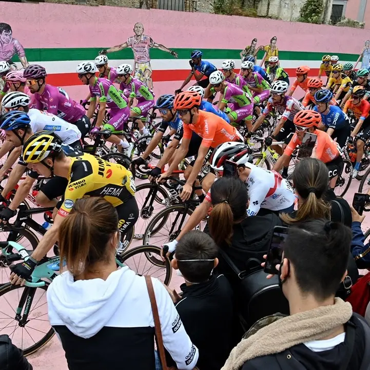 Un anno di sport in Calabria: dal Giro d’Italia ai trionfi nel calcio e nei motori