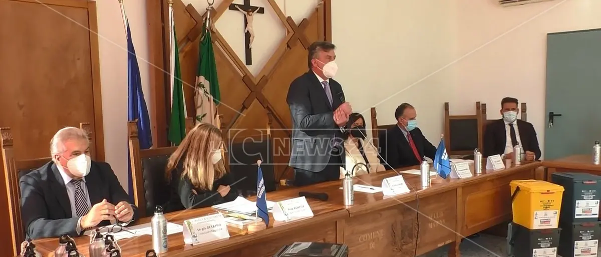 Sellia Marina plastic free: si parte con 750 borracce da destinare agli studenti