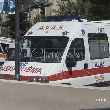 Ore d'attesa in ambulanza prima di essere visitato, 83enne di Trebisacce muore a Cosenza