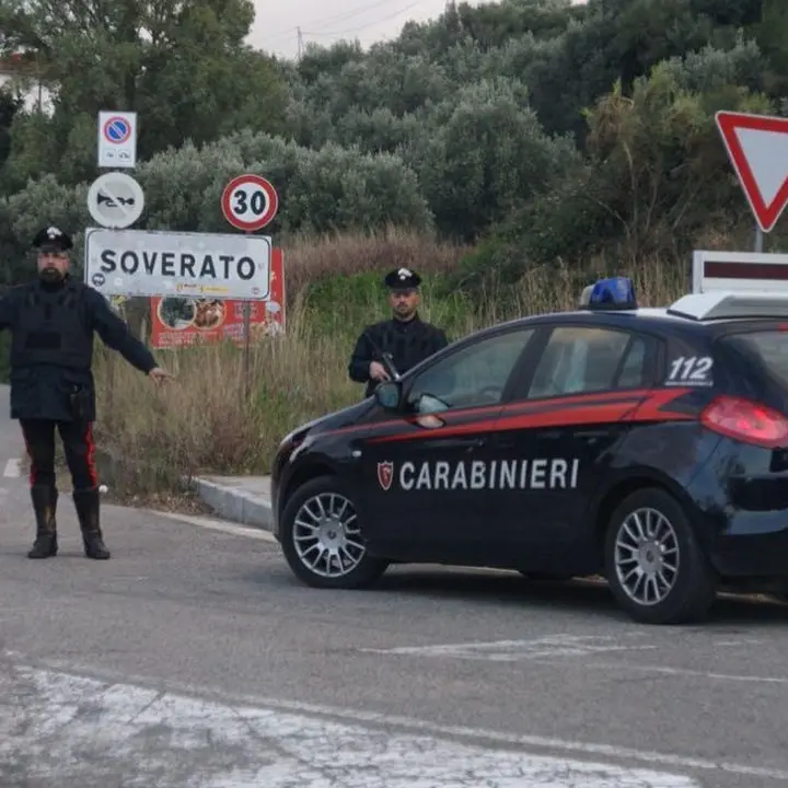 Incendio doloso di auto, carabinieri arrestano un 45enne nel catanzarese
