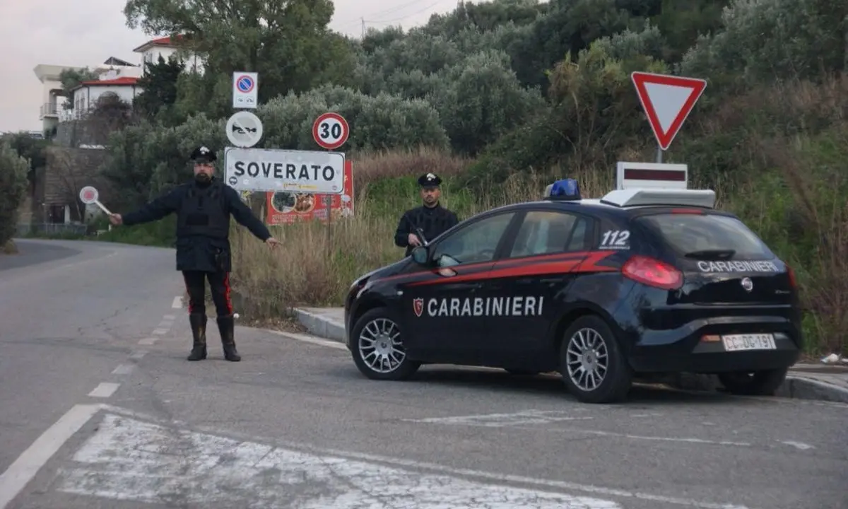 Incendio doloso di auto, carabinieri arrestano un 45enne nel catanzarese