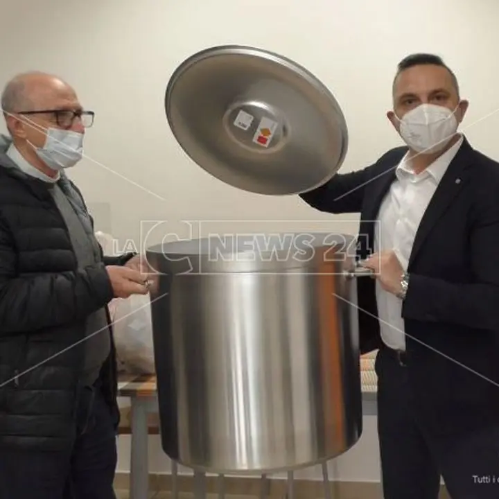 Crotone, ai fornelli della mensa per i poveri arrivano gli chef