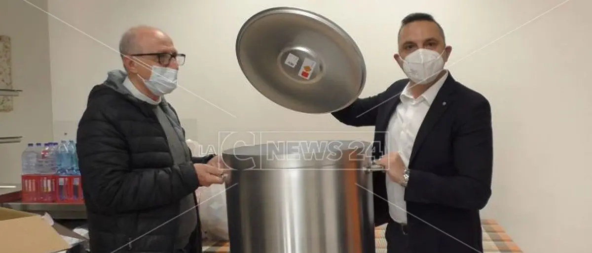 Crotone, ai fornelli della mensa per i poveri arrivano gli chef