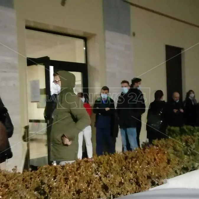 Sant'Anna Hospital di Catanzaro, lo showdown dell'Asp: «Non ha accreditamento, non eroghi servizi»
