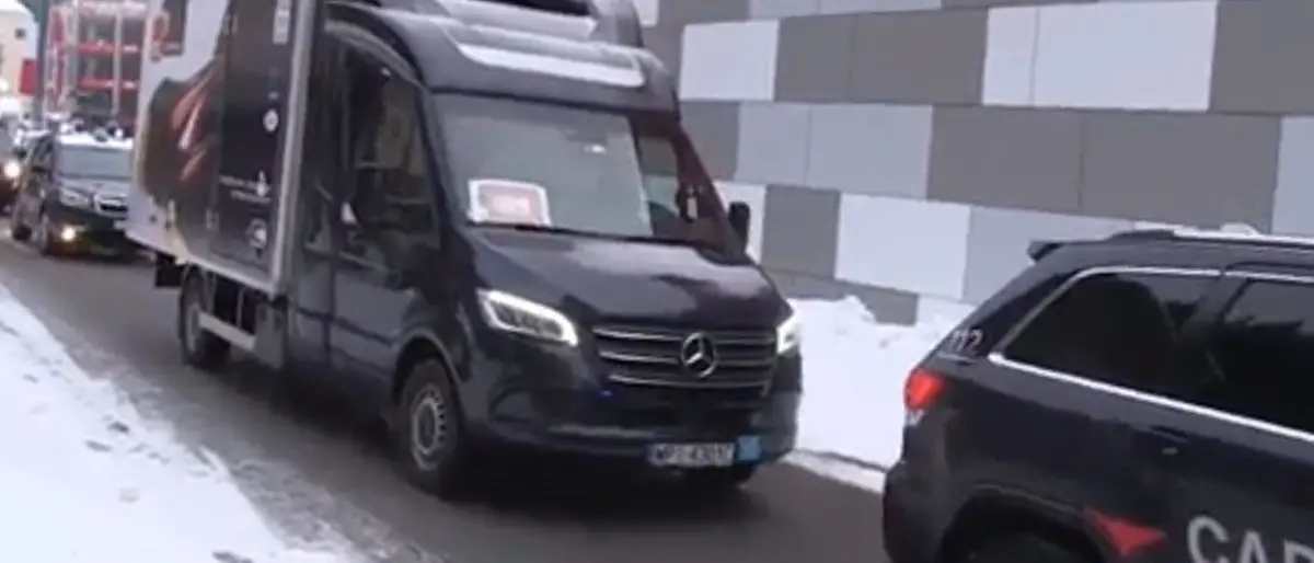 Arrivato in Italia il vaccino anti-Covid: la speranza viaggia scortata dai carabinieri