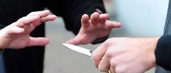 Catanzaro, nella notte di Natale donna accoltella 65enne al culmine di una lite