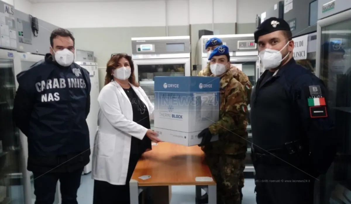 Il vaccino anti-Covid è in Calabria, consegnato dai militari al policlinico di Catanzaro