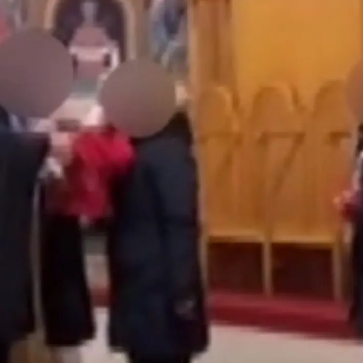 Prete positivo al Covid a Lungro, giorni prima i fedeli bevevano dallo stesso calice: il video