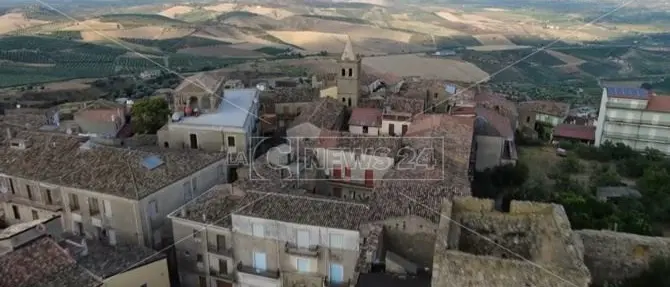 Covid, focolaio a Terranova da Sibari: il sindaco pensa a misure più restrittive