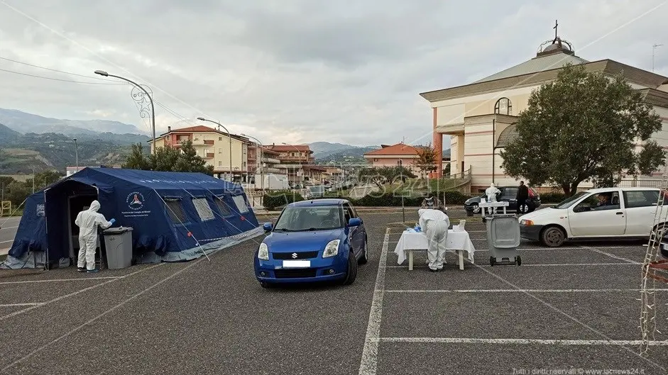 Covid Satriano, tutti negativi i 350 tamponi effettuati durante lo screening gratuito