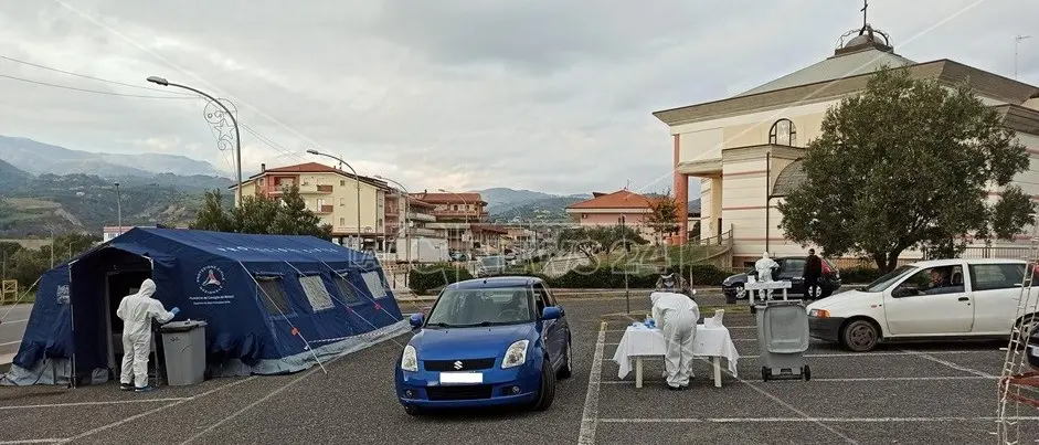Covid Satriano, tutti negativi i 350 tamponi effettuati durante lo screening gratuito
