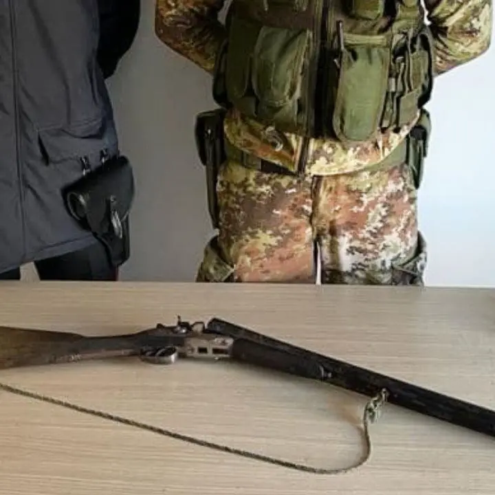 Ritrovato un fucile nella Locride: era stato sotterrato e nascosto in un tubo