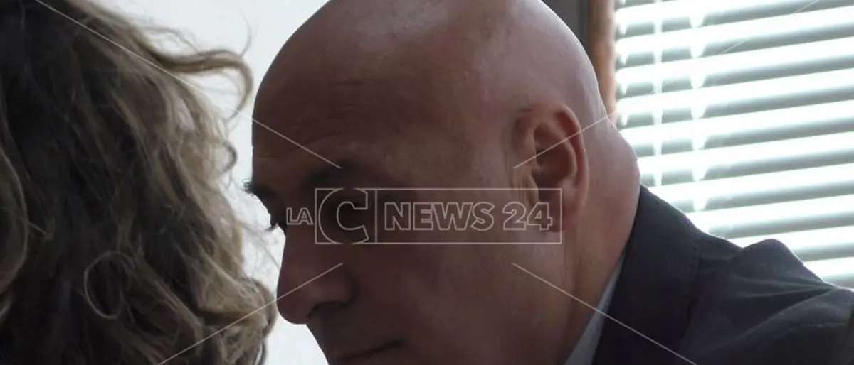 Caos rifiuti a Crotone, il sindaco: «Sull’avvio della differenziata mi gioco la faccia»