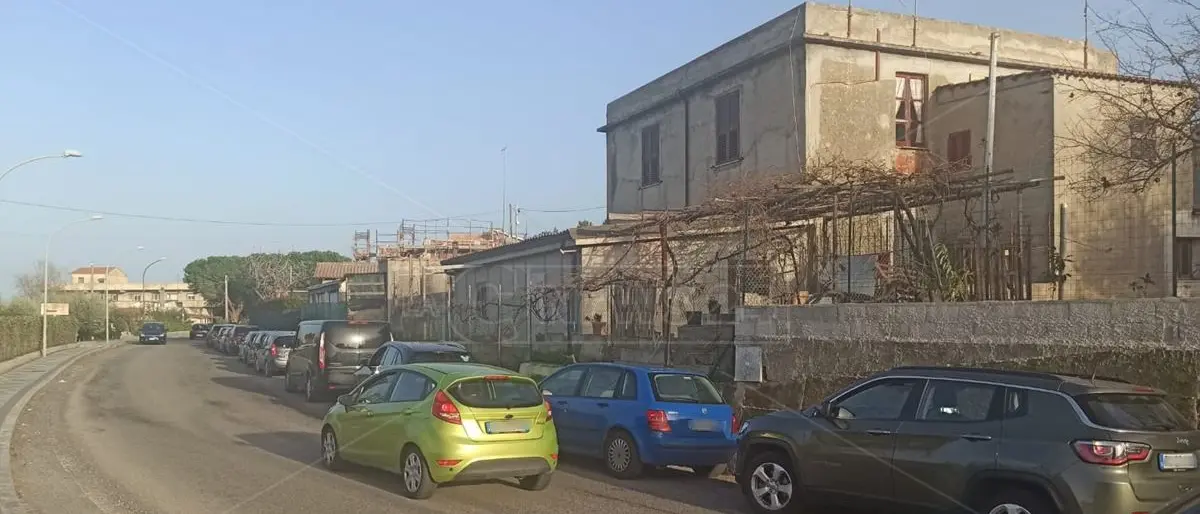 Covid Tropea, tamponi ai bimbi di una scuola materna: fila chilometrica all’ospedale