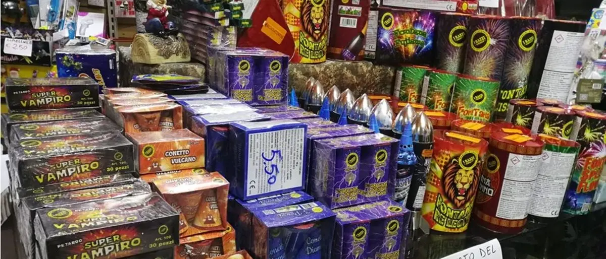 Vibo Valentia, sequestrati 135 chili di botti illegali pronti per la vendita